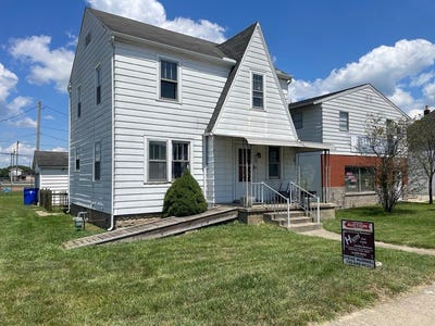 /international/us/909-e-main-st-chillicothe-oh-110099597584/