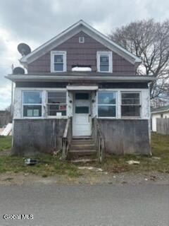/international/us/26-water-street-hoosick-falls-ny-110107319006/