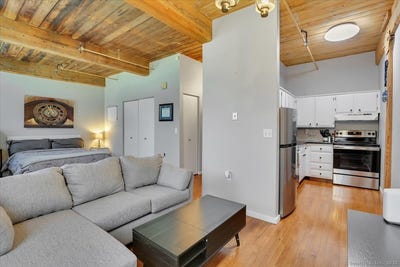 /international/us/222-williams-street-east-glastonbury-ct-110101138017/