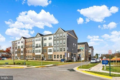 /international/us/9672-swallowtail-lane-manassas-va-110106494345/
