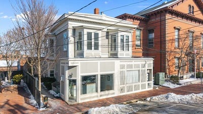 /international/us/68-pleasant-st-newburyport-ma-110106328902/