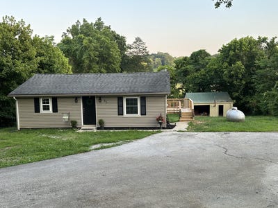 /international/us/35-rogers-lane-irvine-ky-110100479694/