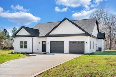 /international/us/380-parford-ln-moneta-va-110106474085/