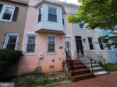 /international/us/216-bates-street-nw-washington-dc-110098934625/