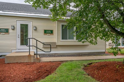 /international/us/10-northern-boulevard-amherst-nh-110100865368/