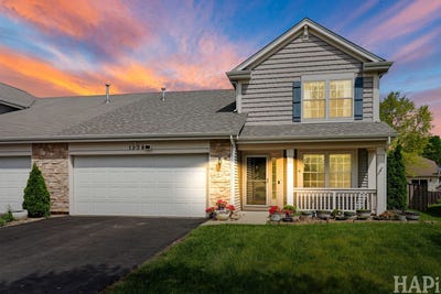 /international/us/1334-promontory-drive-pingree-grove-il-110108219338/