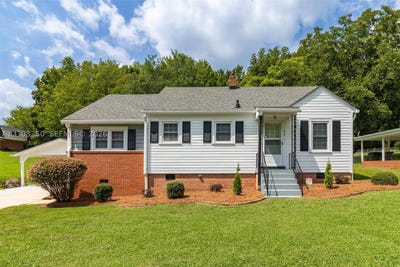 /international/us/625-n-elm-street-nc-110120416713/