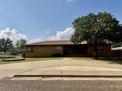 /international/us/110-n-15th-street-lamesa-tx-110101027804/