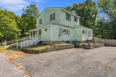 /international/us/69-randolph-ave-attleboro-ma-110120122146/