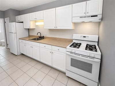 /international/us/94-cowesett-avenue-west-warwick-ri-110109144446/