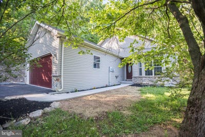/international/us/12rr-mountain-street-mount-holly-springs-pa-110108437318/