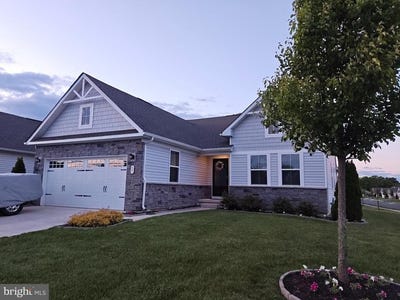 /international/us/57-ditman-street-millville-nj-110108257813/