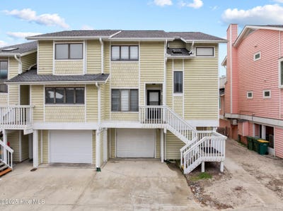 /international/us/1902-sand-dollar-court-kure-beach-nc-110106922465/