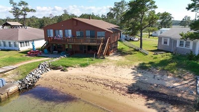 /international/us/59a-judith-sound-circle-lottsburg-va-110109160648/