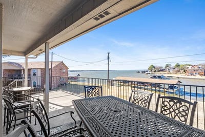 /international/us/849-s-gun-barrel-ln-gun-barrel-city-tx-110097059524/