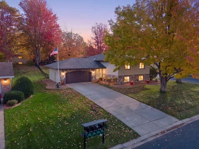 /international/us/7102-annapolis-lane-n-maple-grove-mn-110120755441/