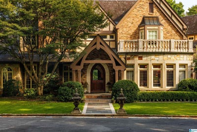 /international/us/4241-abingdon-trail-mountain-brook-al-110120663175/