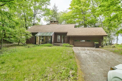 /international/us/3929-bay-valley-drive-williamsburg-mi-110100157736/