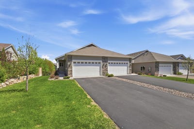 /international/us/8011-winfield-road-rockford-mn-110108069048/