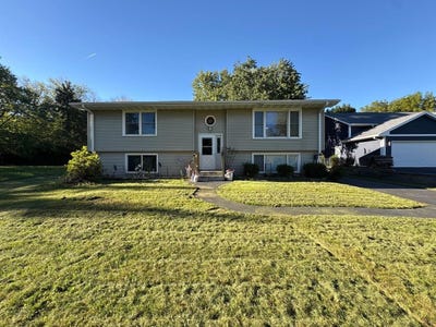 /international/us/115-se-brandywine-drive-poplar-grove-il-110120484323/