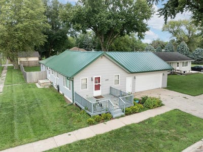 /international/us/1222-5th-street-onawa-ia-110119618133/
