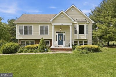 /international/us/131-stonedown-lane-winchester-va-110108475172/