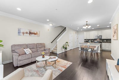 /international/us/42831-burrell-square-ashburn-va-110108341527/