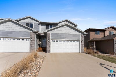 /international/us/4227-n-knob-hill-ct-sioux-falls-sd-110098566561/