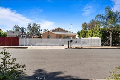 /international/us/217-e-5th-street-perris-ca-110107806058/