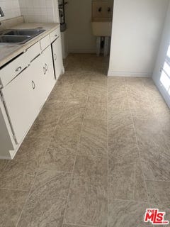 /international/us/107-w-84th-pl-los-angeles-ca-110107258752/