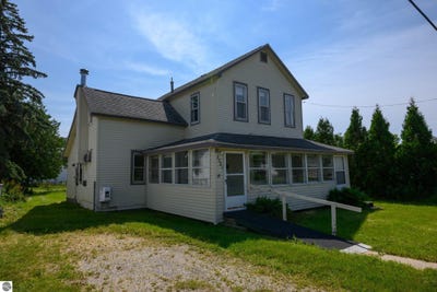 /international/us/7301-clark-street-beulah-mi-110100898687/