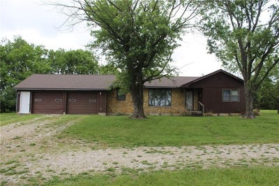 /international/us/1470-texas-road-iola-ks-110108393697/
