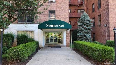 /international/us/8385-116th-street-richmond-hill-ny-110106473603/