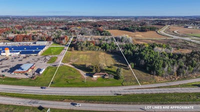 /international/us/n2541-farm-drive-waupaca-wi-110104842423/