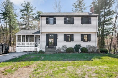 /international/us/106-grove-street-reading-ma-110107684976/