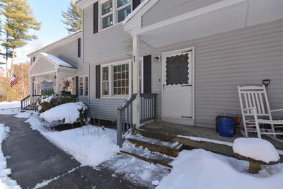 /international/us/3-holly-lane-londonderry-nh-110106946858/
