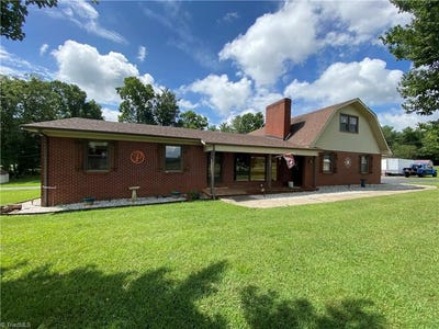 /international/us/331-collins-road-dobson-nc-110101027728/