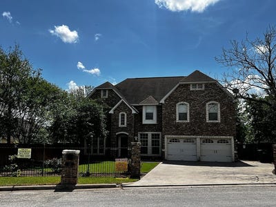 /international/us/929-north-horton-street-la-grange-tx-110105284284/