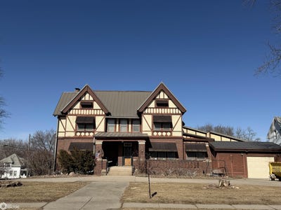 /international/us/1404-4th-avenue-n-denison-ia-110105319232/