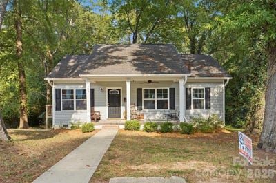 /international/us/303-s-mountain-street-cherryville-nc-110110235144/