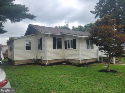 /international/us/239-e-st-carneys-point-nj-110101215581/