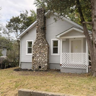 /international/us/20-nevins-street-ellenville-ny-110108932854/