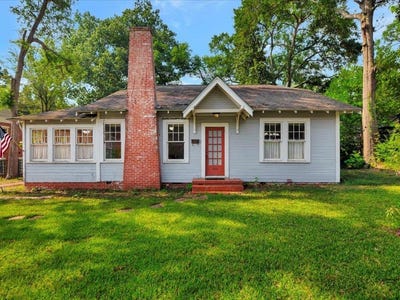/international/us/300-e-austin-nacogdoches-tx-110101396308/