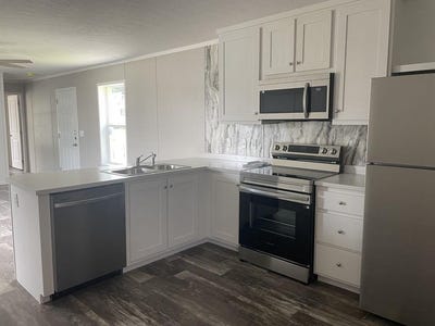 /international/us/66-addison-drive-berlin-vt-110100879977/