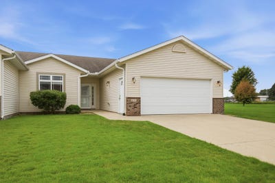 /international/us/621-ashley-lane-owatonna-mn-110119549371/