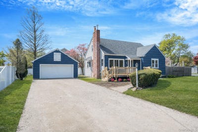 /international/us/150-spur-drive-s-bay-shore-ny-110107725361/