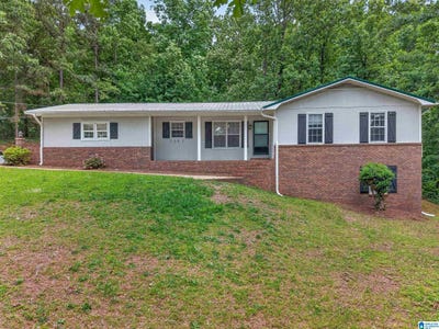 /international/us/1301-hillcrest-drive-weaver-al-110107879032/