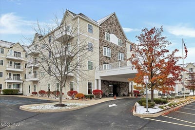 /international/us/8-wall-street-clifton-park-ny-110103523311/