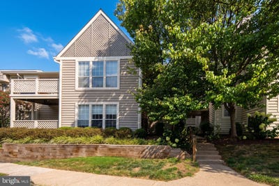 /international/us/7660-willow-point-drive-falls-church-va-110119647822/