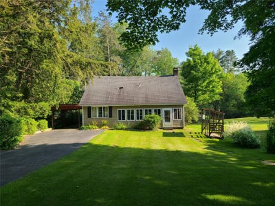 /international/us/493-old-taylor-road-jeffersonville-ny-110098350037/